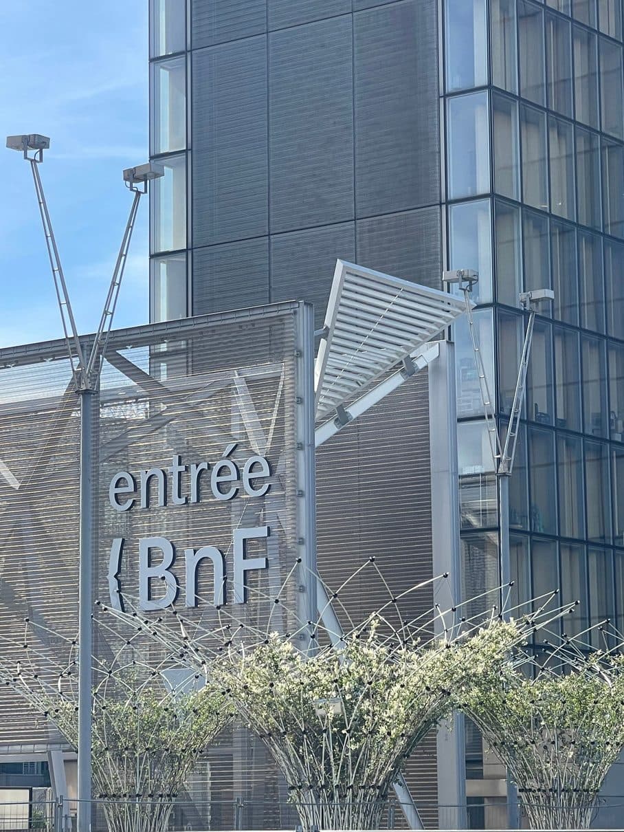 Entrée de la Bibliothèque nationale de France